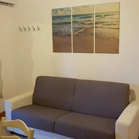 公寓式酒店 Il Cascinale 代森扎诺-德尔加达
